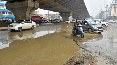 Waterlogged roads after rain. (HT PHOTO/For representation) Waterlogged roads after rain. (HT PHOTO/For representation)