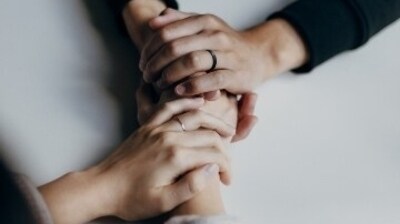 Support and understanding is very important to be with someone who has a dysregulated nervous system. "Co-regulation is the process by which two people's nervous systems work together to regulate each other," wrote Therapist Anna Papaioannou as she explained how we can support someone who is dysregulated and make them feel better. (Unsplash) Support and understanding is very important to be with someone who has a dysregulated nervous system. "Co-regulation is the process by which two people's nervous systems work together to regulate each other," wrote Therapist Anna Papaioannou as she explained how we can support someone who is dysregulated and make them feel better. (Unsplash)