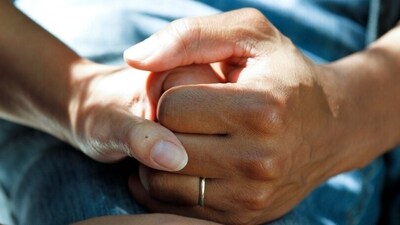 Safe physiology: Warm gaze and safe touch can make a person feel that they are safe in our company – this feeling will eventually make them feel better. (Unsplash) Safe physiology: Warm gaze and safe touch can make a person feel that they are safe in our company – this feeling will eventually make them feel better. (Unsplash)