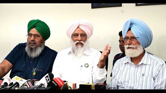 Bhartiya Kisan Union (Rajewal) president Balbir Singh Rajewal along with the leaders of other farm unions addressing media at Kisan Bhawan, Sector 35 in Chandigarh on Tuesday. (Keshav Singh /HT)