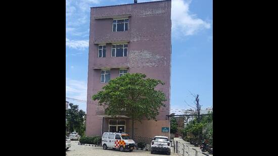 The four-storeyed Mother and Child Care Hospital in Samana in Punjab that has been locked for two years in the absence of staff. (HT file photo)