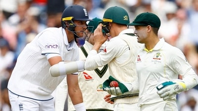 England's Stuart Broad chats with Australia's Marnus Labuschagne (centre) and Alex Carey (Action Images via Reuters)