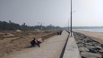 During the hearing on Monday, the applicants’ advocate Bhattacharya argued that the CRZ clearance on which the MMB relied was itself conditional. The MCZMA, which has the nod, specifically mentioned that the project work should be limited to the landward side of the beach and that there should be no construction in the intertidal area. (HT PHOTO)