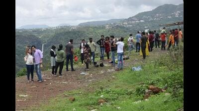 Huge crowds have been reported on Sinhagad, Lohgad, Rajgad and Rajmachi forts last weekend (HT FILE PHOTO) Huge crowds have been reported on Sinhagad, Lohgad, Rajgad and Rajmachi forts last weekend (HT FILE PHOTO)