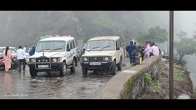 Local villagers earn livelihood by transporting tourists from fort base to the top (HT PHOTO) Local villagers earn livelihood by transporting tourists from fort base to the top (HT PHOTO)