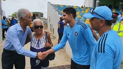 Rahul Dravid (Extreme right) introduced Shubman Gill (second from right) to Gary Sobers and his wife in a cracking manner. (BCCI)