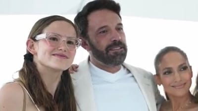 Violet looks just like her mother Jennifer Garner. Also seen here are Ben Affleck and Jennifer Lopez. Violet looks just like her mother Jennifer Garner. Also seen here are Ben Affleck and Jennifer Lopez.