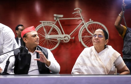SP chief Akhilesh Yadav with Apna Dal's Krishna Patel (ANI) SP chief Akhilesh Yadav with Apna Dal's Krishna Patel (ANI)