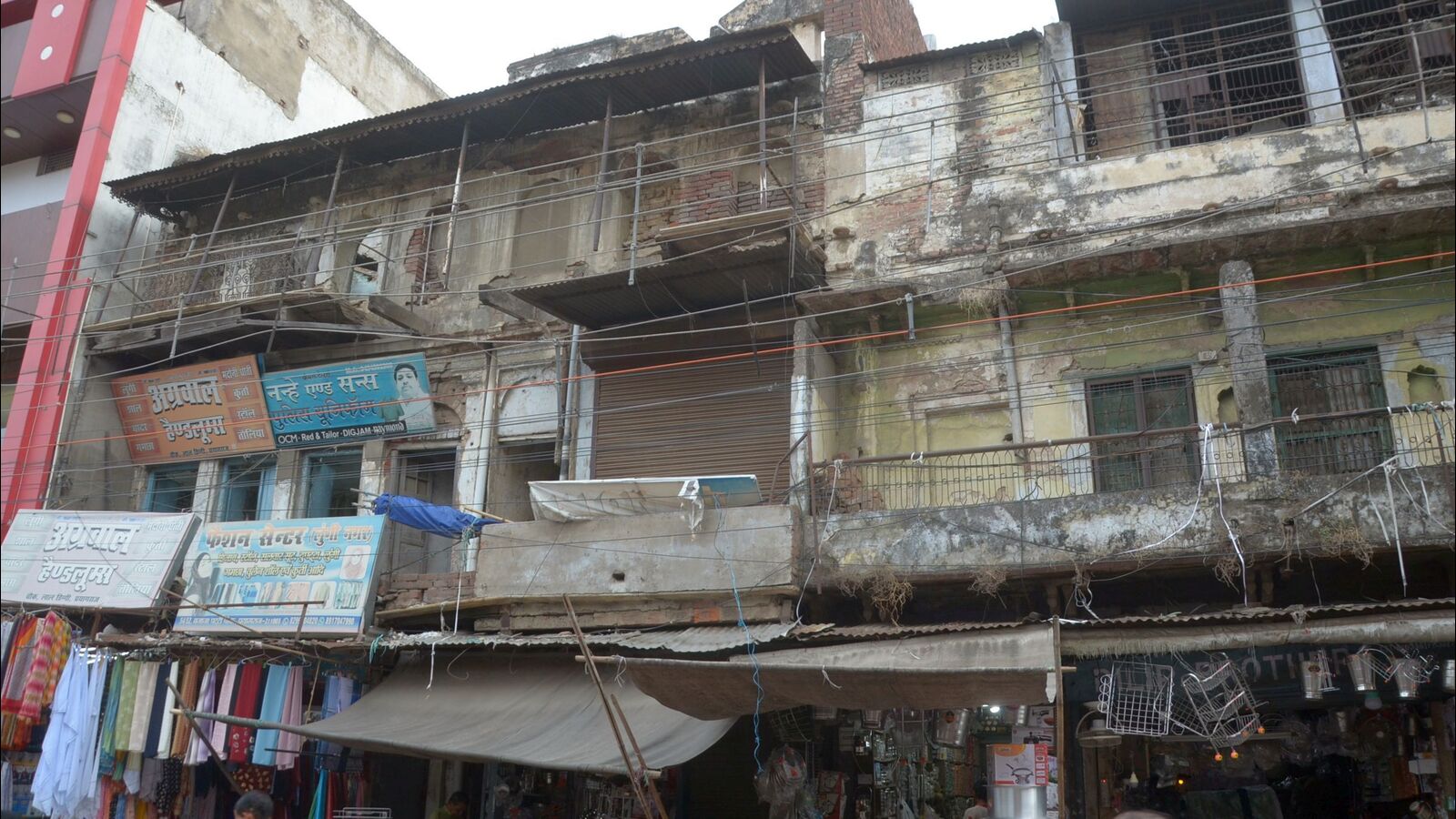 'Old buildings a threat, but owners unwilling to vacate' - Vimarsana News