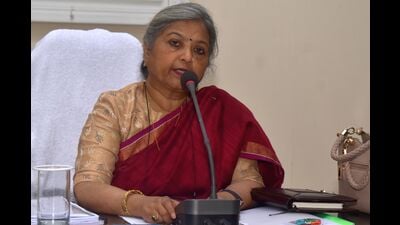 AU V-C Prof Sangita Srivastav addressing mediapersons on Thursday (HT Photo) AU V-C Prof Sangita Srivastav addressing mediapersons on Thursday (HT Photo)