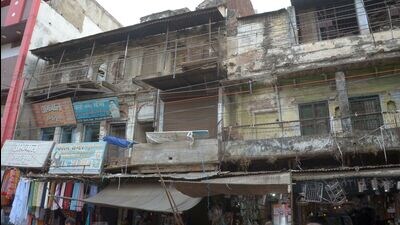 An old dilapidated building in Chowk area of Prayagraj. (HT Photo for representation only) An old dilapidated building in Chowk area of Prayagraj. (HT Photo for representation only)