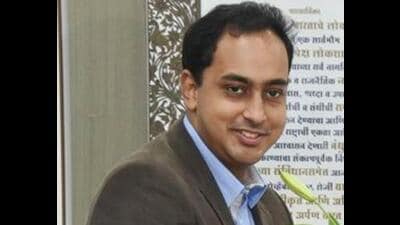 Ayush Prasad, Pune zilla parishad chief executive officer (CEO), had a close shave when a speeding truck hit the Innova car he was travelling in (HT FILE PHOTO)