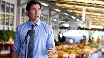 Canadian prime minister Justin Trudeau speaks with the media after visiting a public market in Saint-Hyacinthe, Quebec on July 5, 2023. (REUTERS/Allen McInnis)
