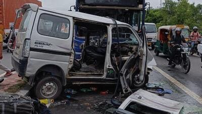 Van-bus head on collision in northeast Delhi (HT Photo) Van-bus head on collision in northeast Delhi (HT Photo)