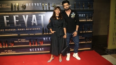 Maniesh Paul with wife Sanyukta Paul at Neeyat screening. He was last seen on the silver screen in Jugjugg Jeeyo. He recently saw the release of his show Rafuchakkar. Maniesh Paul with wife Sanyukta Paul at Neeyat screening. He was last seen on the silver screen in Jugjugg Jeeyo. He recently saw the release of his show Rafuchakkar.