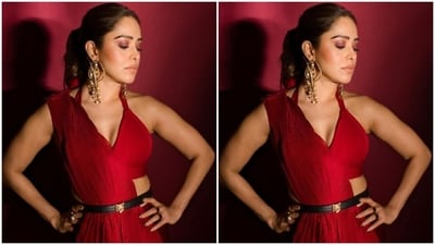 Nushrratt played muse to fashion designer house Renasci and picked the bright red six yards of grace from the shelves of the designer house. (Instagram/@nushrrattbharuccha) Nushrratt played muse to fashion designer house Renasci and picked the bright red six yards of grace from the shelves of the designer house. (Instagram/@nushrrattbharuccha)