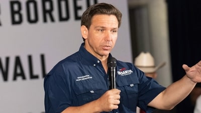 Ron DeSantis speaks with voters and residents in border-adjacent communities during a campaign event in Eagle Pass, Texas, on June 26, 2023 (Photo by SUZANNE CORDEIRO / AFP) (AFP) Ron DeSantis speaks with voters and residents in border-adjacent communities during a campaign event in Eagle Pass, Texas, on June 26, 2023 (Photo by SUZANNE CORDEIRO / AFP) (AFP)