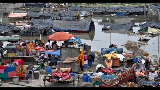 Dozens of Families were rendered homeless after the Buddha Nullah overflowed near Ludhiana Central Jail on Tajpur Road. (Gurpreet Singh/ HT)