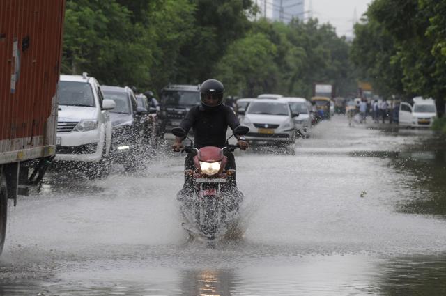 At Hero Honda Chowk in Gurugram on Thursday. Gurugram recorded 5mm rain. (Parveen Kumar/HT Photo) At Hero Honda Chowk in Gurugram on Thursday. Gurugram recorded 5mm rain. (Parveen Kumar/HT Photo)