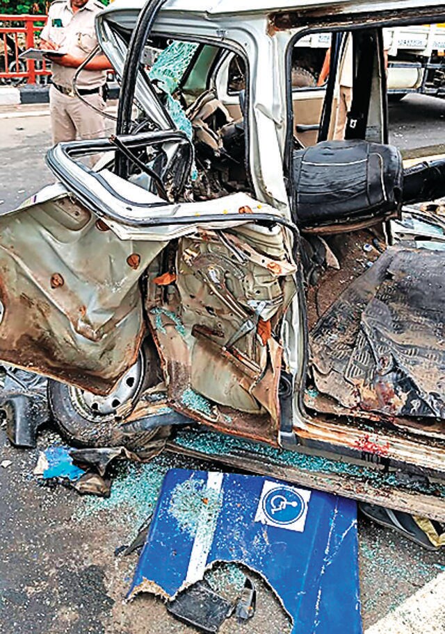 The mangled remains of the Maruti Suzuki Eeco van. (HT Photo) The mangled remains of the Maruti Suzuki Eeco van. (HT Photo)