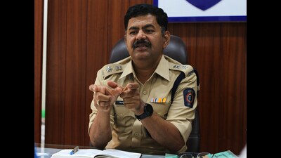 During the meeting, DCP Magar (in pic) pledged his support by offering the deployment of four dedicated traffic officers to Kalyaninagar. (HT PHOTO) During the meeting, DCP Magar (in pic) pledged his support by offering the deployment of four dedicated traffic officers to Kalyaninagar. (HT PHOTO)