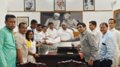 Leaders of 11 opposition parties met with Congress president Mallikarjun Kharge (Twitter/@kharge) Leaders of 11 opposition parties met with Congress president Mallikarjun Kharge (Twitter/@kharge)