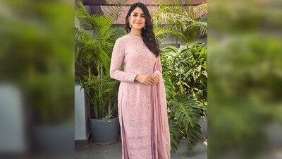 Mrunal Thakur left luscious locks open and added soft beachy waves. She kept her makeup subtle with intense kohl eyes. (Instagram/@mrunalthakur) Mrunal Thakur left luscious locks open and added soft beachy waves. She kept her makeup subtle with intense kohl eyes. (Instagram/@mrunalthakur)