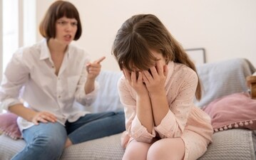 Toxic parents can have a devastating impact on a child's life, leading to insecurity and destructive patterns. (Freepik ) Toxic parents can have a devastating impact on a child's life, leading to insecurity and destructive patterns. (Freepik )