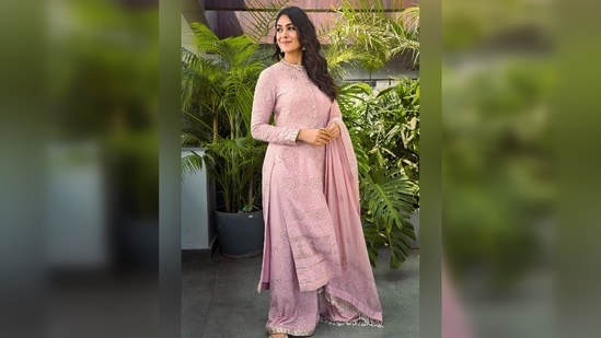 "Sometimes you just gotta pink outside the box," Mrunal Thakur captioned her post.&nbsp;(Instagram/@mrunalthakur)