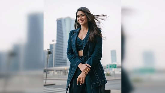 Mrunal Thakur picked her outfit for the event in Dubai from the shelves of the clothing label Āroka.&nbsp;(Instagram/@mrunalthakur)