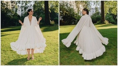 Sonam Kapoor is currently in London to attend the Wimbledon finals which is being held at the historic All England Club. Recently she took to her Instagram handle to treat her fans with her latest pictures from Notting Hill wearing a beautiful white dress. (Instagram/@sonamkapoor) Sonam Kapoor is currently in London to attend the Wimbledon finals which is being held at the historic All England Club. Recently she took to her Instagram handle to treat her fans with her latest pictures from Notting Hill wearing a beautiful white dress. (Instagram/@sonamkapoor)