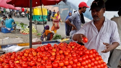 D Rajesh in Tamil Nadu's Cuddalore sold tomatoes at  ₹20 per kilo to mark the fourth anniversary of his shop. (Reuters/ Representative image)