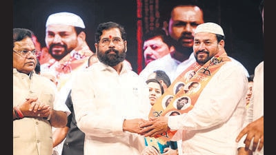 The CM said he had helped a Muslim child needing medical aid in Kolhapur and the mother had named the child Dua (blessing). “My son Shrikant Shinde’s foundation has helped many Muslim families in need,” he said. “Two children who lost their parents in a house crash were given fixed deposits of ₹10 lakh each and my son put them in a boarding school at Panchgani.” (HT PHOTO) The CM said he had helped a Muslim child needing medical aid in Kolhapur and the mother had named the child Dua (blessing). “My son Shrikant Shinde’s foundation has helped many Muslim families in need,” he said. “Two children who lost their parents in a house crash were given fixed deposits of ₹10 lakh each and my son put them in a boarding school at Panchgani.” (HT PHOTO)