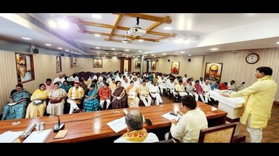 U.P. BJP general secretary (organisation) Dharmpal Singh addresses a party meeting at U.P. BJP office in Lucknow on July 9. (Sourced) U.P. BJP general secretary (organisation) Dharmpal Singh addresses a party meeting at U.P. BJP office in Lucknow on July 9. (Sourced)