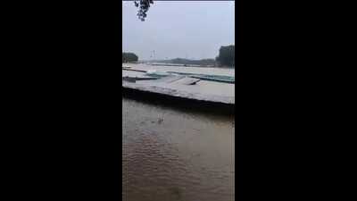 While the first floodgate was closed in the evening around 4.45pm, the second remained open at the time of filing of the report. (HT Photo) While the first floodgate was closed in the evening around 4.45pm, the second remained open at the time of filing of the report. (HT Photo)