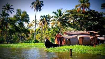 Kerala, located in the southern part of India, is a captivating destination for photographers. Known as "God's Own Country," Kerala boasts stunning backwaters, lush tea and spice plantations, and serene beaches along its picturesque coastline. With its vibrant culture, traditional art forms, and colorful festivals like Onam, Kerala offers a wealth of opportunities to capture the essence of this coastal paradise in your photographs. (Pixabay)