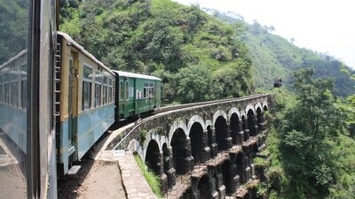 Shimla, the capital city of Himachal Pradesh in India, is a charming destination that offers a plethora of photographic opportunities. Known for its colonial-era architecture, lush green hills, and panoramic views of the Himalayas, Shimla has a unique charm that attracts photographers from around the world. Capture the iconic Ridge Road, Mall Road, and Christ Church, which exude a colonial aura. Explore the vibrant markets, capture the bustling street life, and photograph the stunning sunset views from Scandal Point.&nbsp; (Pixabay)
