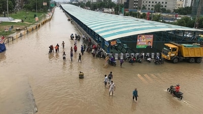 Waterlogging at Subhash Chowk In Gurugram on Sunday. (Parveen Kumar/HT) Waterlogging at Subhash Chowk In Gurugram on Sunday. (Parveen Kumar/HT)
