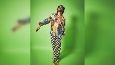 Ranveer Singh: Ranveer Singh is one Bollywood actor who has never been afraid of experimenting with his looks. He is known for his unique wardrobe picks which comprises experimental gender-neutral fits. (Instagram/@ranveersingh) Ranveer Singh: Ranveer Singh is one Bollywood actor who has never been afraid of experimenting with his looks. He is known for his unique wardrobe picks which comprises experimental gender-neutral fits. (Instagram/@ranveersingh)