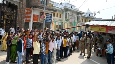 Thousands of devotees are reaching Ram Janmabhoomi to see the construction work of the temple. (Photo by Deepak Gupta/Hindustan Times) Thousands of devotees are reaching Ram Janmabhoomi to see the construction work of the temple. (Photo by Deepak Gupta/Hindustan Times)