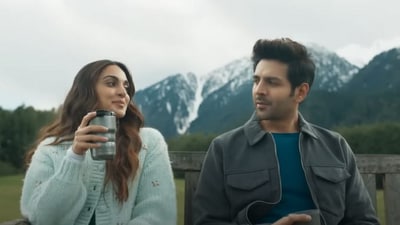 Satyaprem Ki Katha song Pasoori Nu: Kiara Advani and Kartik Aaryan in the music video. Satyaprem Ki Katha song Pasoori Nu: Kiara Advani and Kartik Aaryan in the music video.