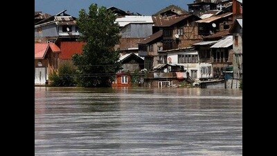After the 2014 deluge, the fear of floods in Kashmir is always on the minds of people. (File Photo)