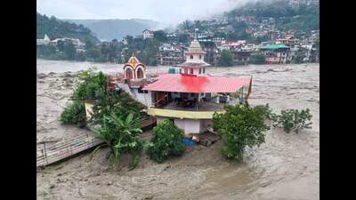 Mandi town alone reordered 118.8 millimetres of rainfall during the last 24 hours> (Birbal Sharma/HT) Mandi town alone reordered 118.8 millimetres of rainfall during the last 24 hours> (Birbal Sharma/HT)