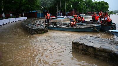 Rescue personnel in Haryana. (Ravi Kumar/ HT Photo) Rescue personnel in Haryana. (Ravi Kumar/ HT Photo)
