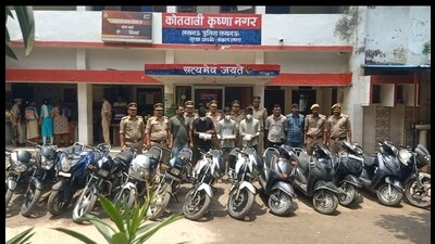 The accused formed a three-member gang that also involved his girlfriend’s brother and his friend. (HT Photo) The accused formed a three-member gang that also involved his girlfriend’s brother and his friend. (HT Photo)