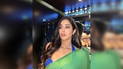 Keeping her makeup minimal, Janhvi Kapoor flaunted her luscious locks styled with beach waves. (Instagram/@janhvikapoor) Keeping her makeup minimal, Janhvi Kapoor flaunted her luscious locks styled with beach waves. (Instagram/@janhvikapoor)