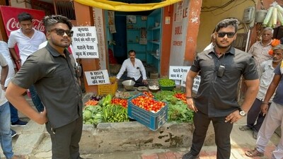 SP worker Ajay Fauji organised a protest against rising tomato prices by deploying two bouncers at a grocery business in the Lanka area of Varanasi. SP worker Ajay Fauji organised a protest against rising tomato prices by deploying two bouncers at a grocery business in the Lanka area of Varanasi.