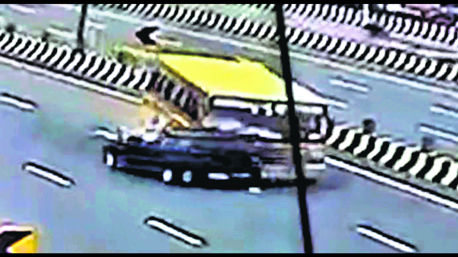 6 dead as bus speeding on wrong side rams into car on Delhi-Meerut e-way - Vimarsana News