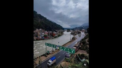 Despite strict norms, implementation is lax and raises concerns about permissions granted by the local administration for constructing establishments in vulnerable areas, particularly during the monsoon. Despite strict norms, implementation is lax and raises concerns about permissions granted by the local administration for constructing establishments in vulnerable areas, particularly during the monsoon.