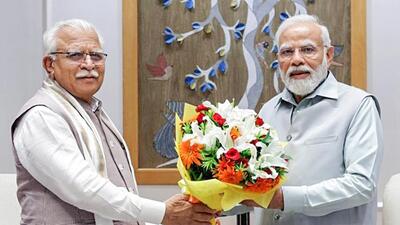 Haryana chief minister Manohar Lal Khattar with Prime Minister Narendra Modi in New Delhi on Tuesday. (ANI) Haryana chief minister Manohar Lal Khattar with Prime Minister Narendra Modi in New Delhi on Tuesday. (ANI)